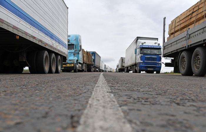 Китай временно закрывает  автомобильные пункты пропуска с Казахстаном