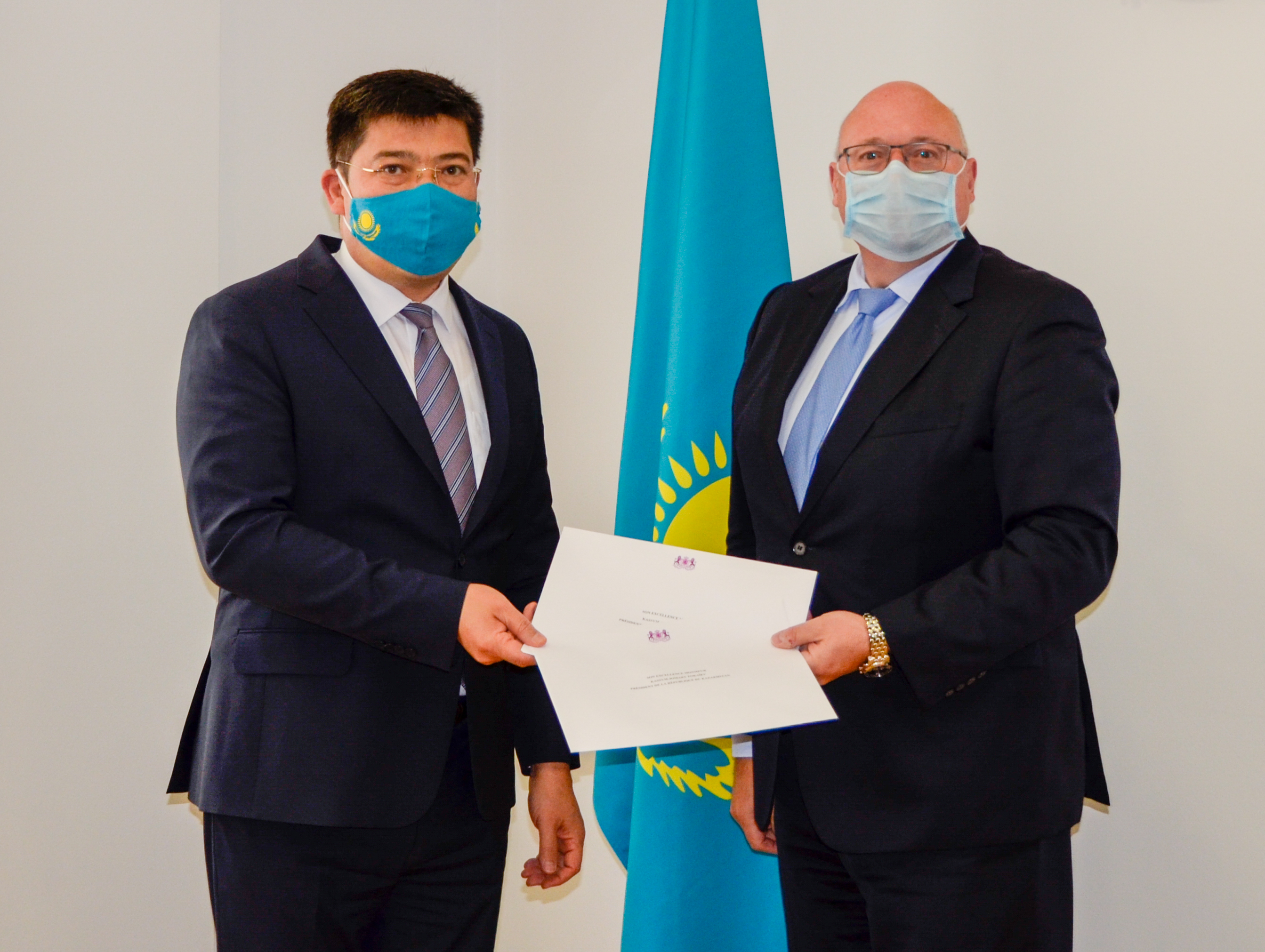 ҚР Сыртқы істер министрінің орынбасары Еуропа елдерінің жаңадан тағайындалған елшілерінен сенім грамоталарының көшірмелерін қабылдады