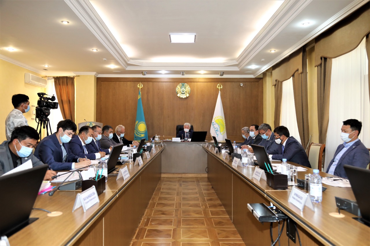 Мерзімінен кешіккен құрылыстардың мәселесі назарға алынды