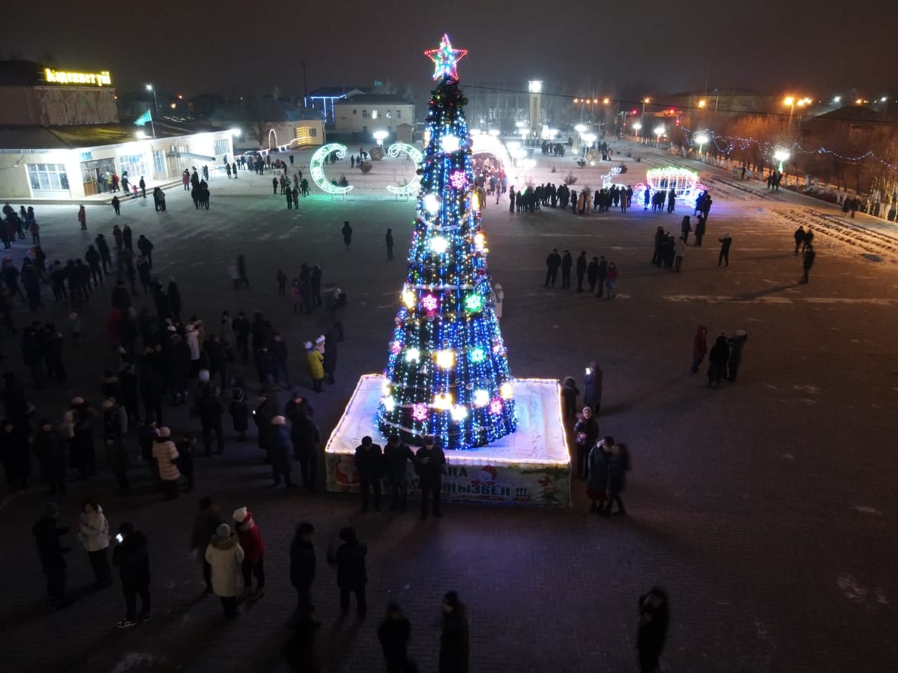 Аудан әкімі Сырдариялықтарды жаңа жыл мерекесімен құттықтады