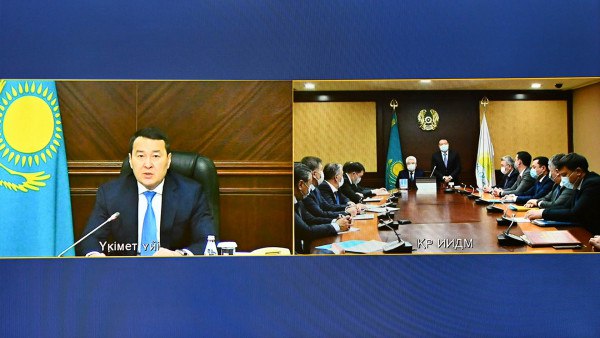 Премьер-Министр представил Министра информации и общественного развития Аскара Умарова