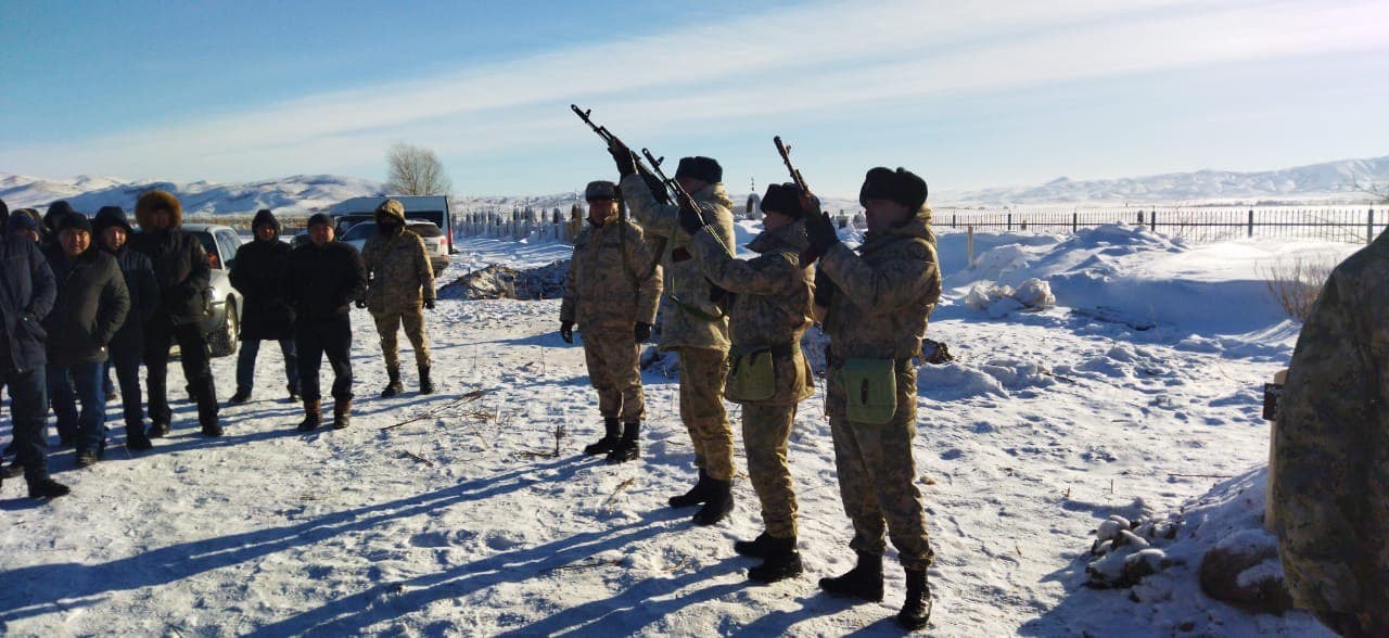 Пограничники попрощались с погибшими