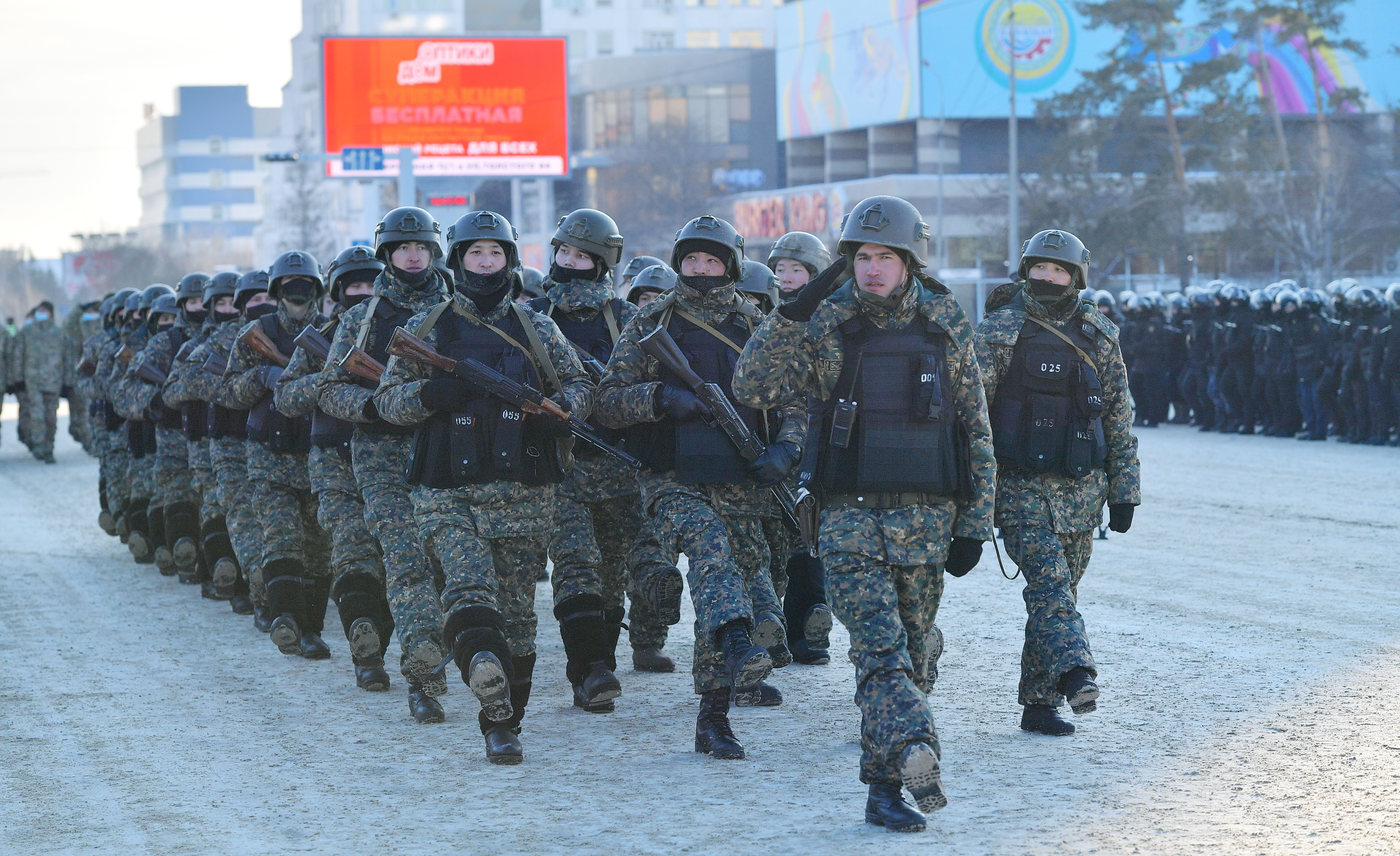 Павлодарских правоохранителей поблагодарили за службу в режиме ЧП