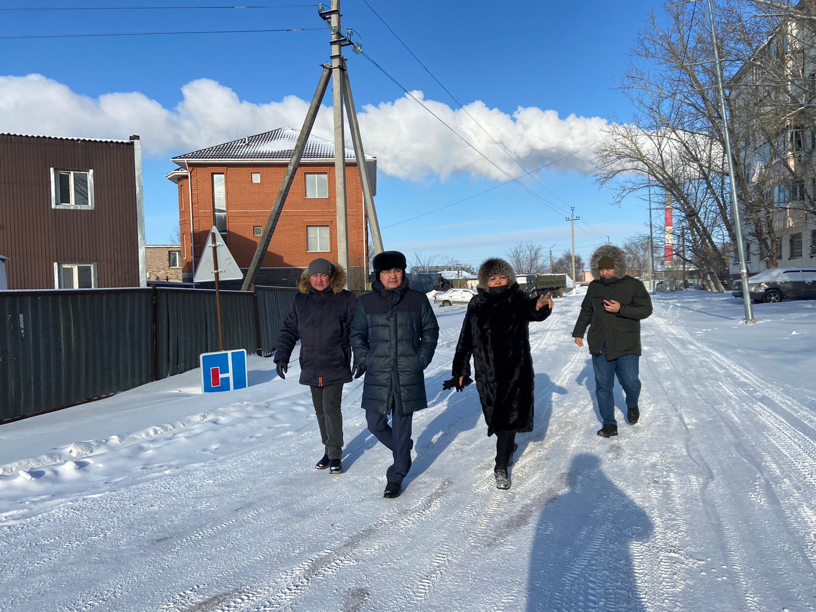Аким района Ерлан Жаулыбаев встретился с активистами жилого массива «Өндіріс»