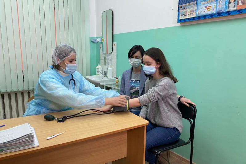 Как костанайские школьники вакцинируются от КВИ в пунктах при учебных заведениях