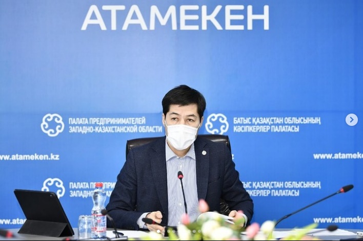 Аким Западно-Казахстанской области Гали Искалиев обсудил с представителями бизнес-сообщества текущие и системные вопросы транспортной сферы и рынка горюче-смазочных материалов.