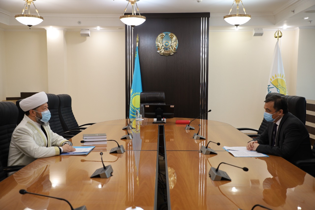 Министр А.Умаров обсудил с Верховным муфтием вопросы религиозной деятельности