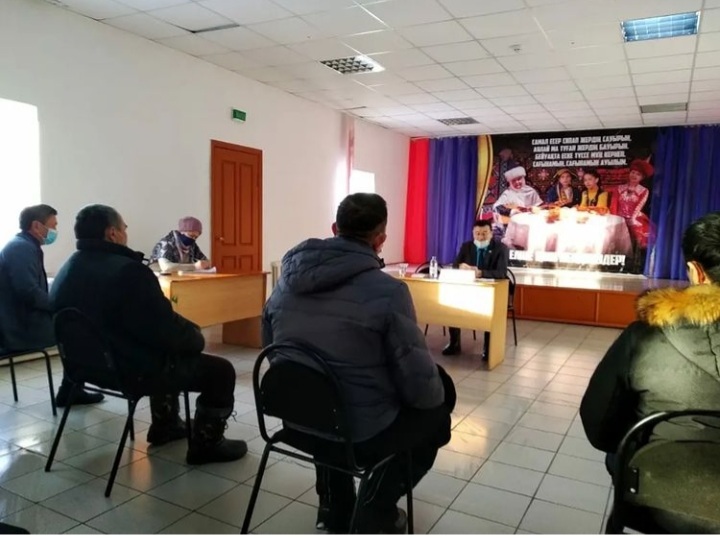 Аким района А.Шайхимов  совместно с  секретарем районного маслихата  встретились с жителями сел Ескара и Петропавловка.