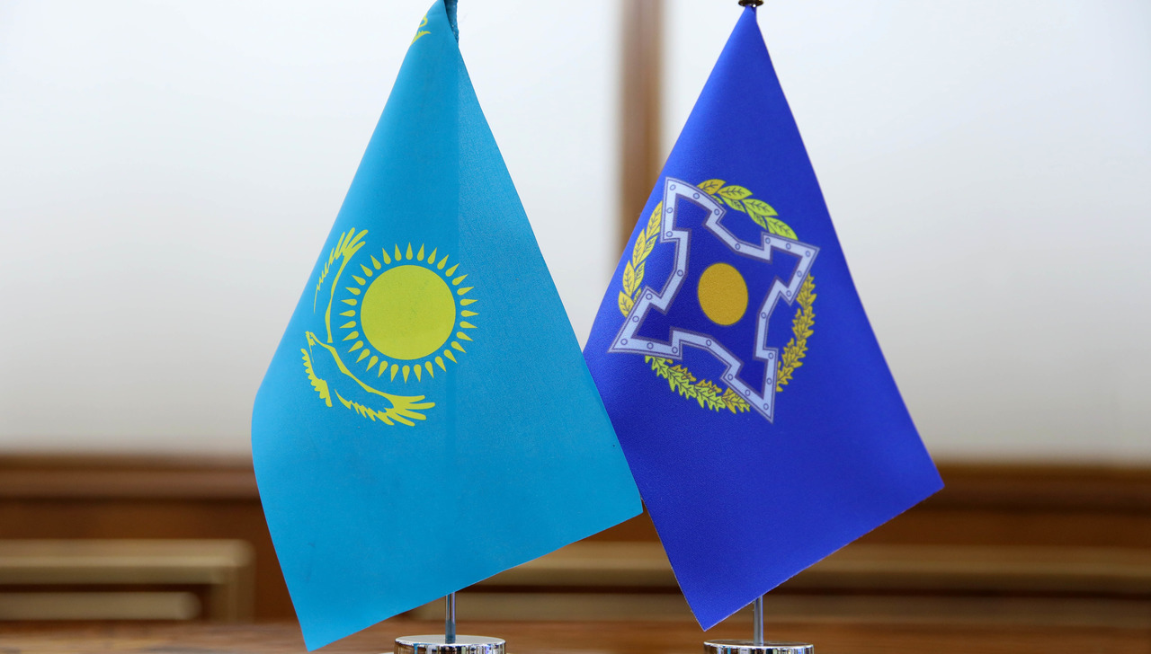 Министр обороны Казахстана встретился с Генеральным секретарем ОДКБ