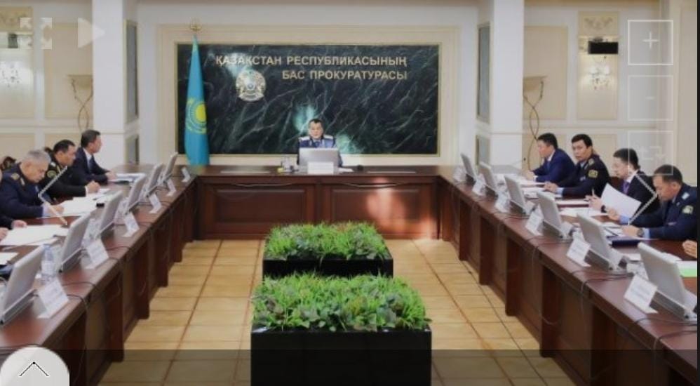 Көшеде мастурбация жасап жатқан адамдарды қараңыз.