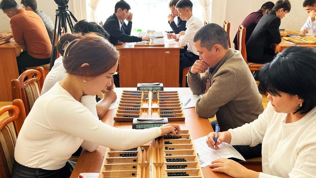 Команда Карагандинской области заняла второе место на Кубке Казахстана по игре тоғызқұмалақ