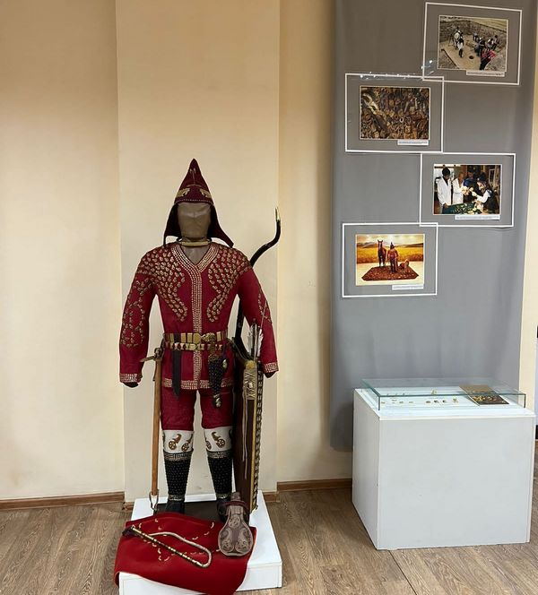 Бірінші адамнан резеңке қуыршақты блять