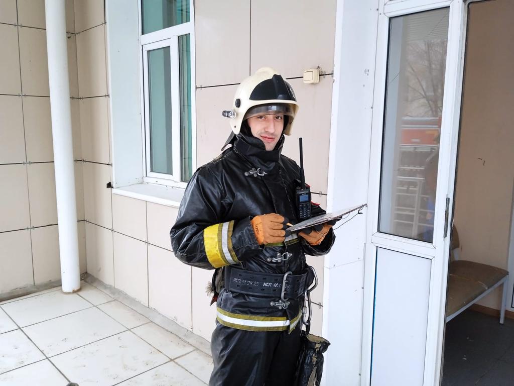 Тіс дәрігері адам өмірін құтқарып, өрт сөндіруші болып қызмет істейді десем, сенесіз бе?