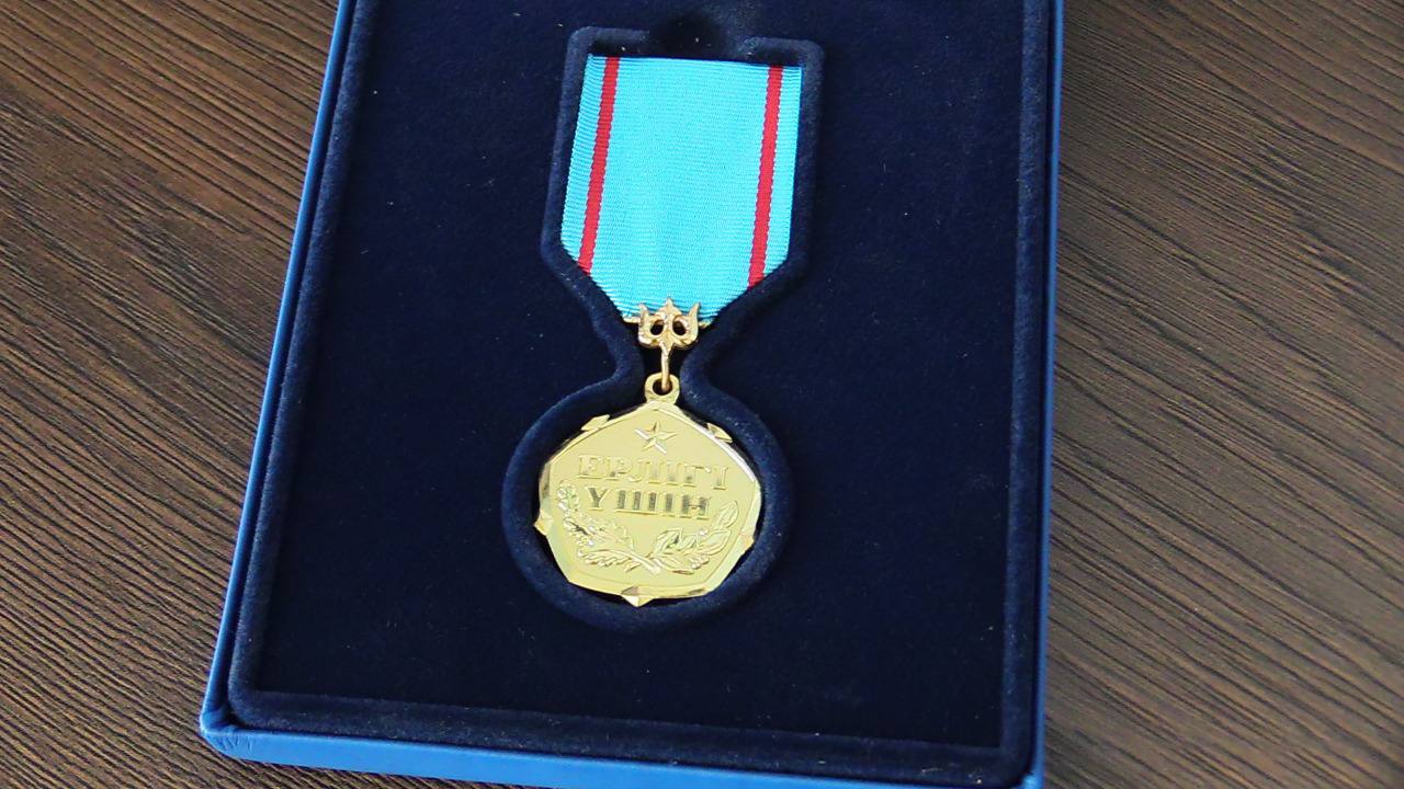 Жуынатын бөлмедегі тәтті минет