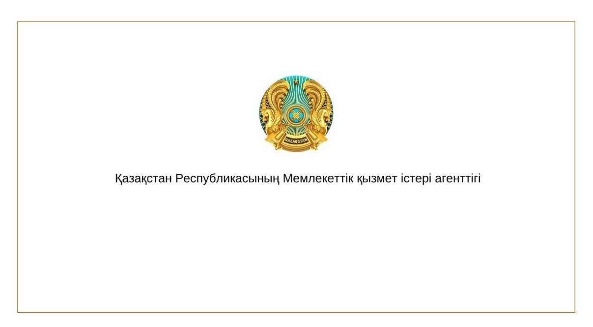 Әдемі, қалың және сексуалды Қисық әйелдердің жеке суреті