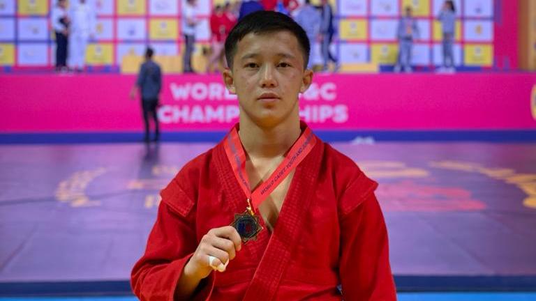 Уроженец Шетского района завоевал серебро на чемпионате мира по самбо