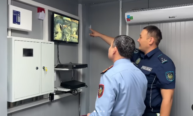 В Актау на набережных открылись новые модульные посты полиции