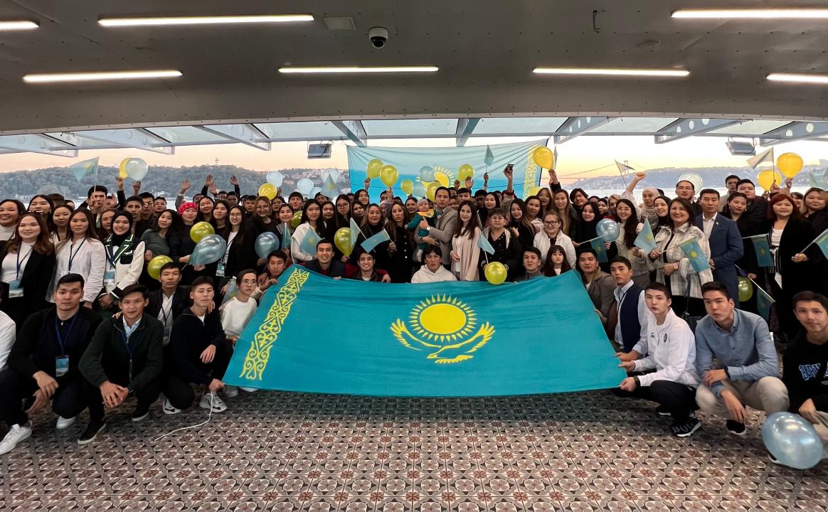 День Республики необычно отметили в Стамбуле День Республики необычно отметили в Стамбуле