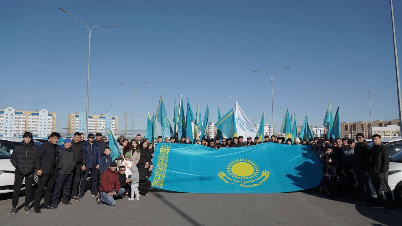 Автопробег в честь Дня Республики прошел в Семее