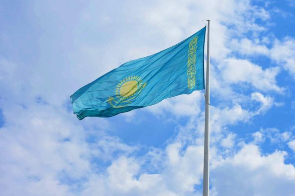РЕСПУБЛИКА КҮНІНДЕ ТҮРКІСТАНДА КӨК ТУ ЖЕЛБІРЕДІ