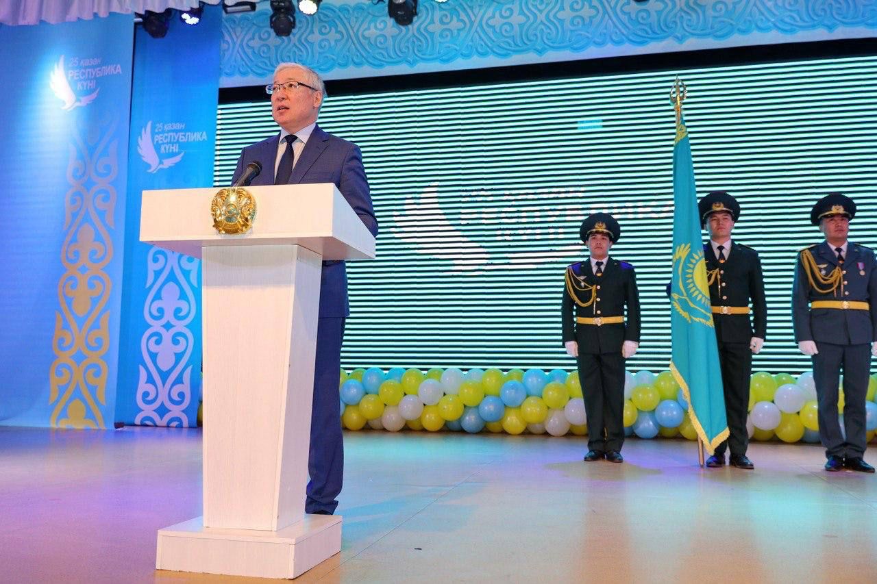 Ұлытау облысының әкімі Б.Әбдіғалиұлы өңір тұрғындарына мемлекеттік наградалар тапсырды