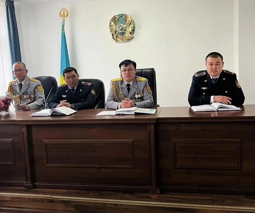 Бәріне киска жауап береді