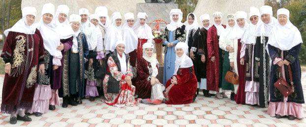 ПРОСЛАВЛЯЛИСЬ НАШИ ТРАДИЦИИ И ОБЫЧАИ