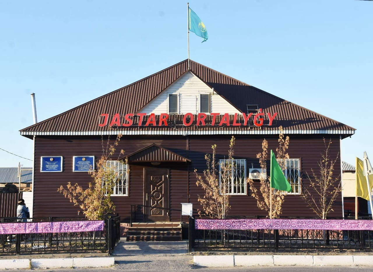 Ер мен әйелдің жалаңаш эротикасы