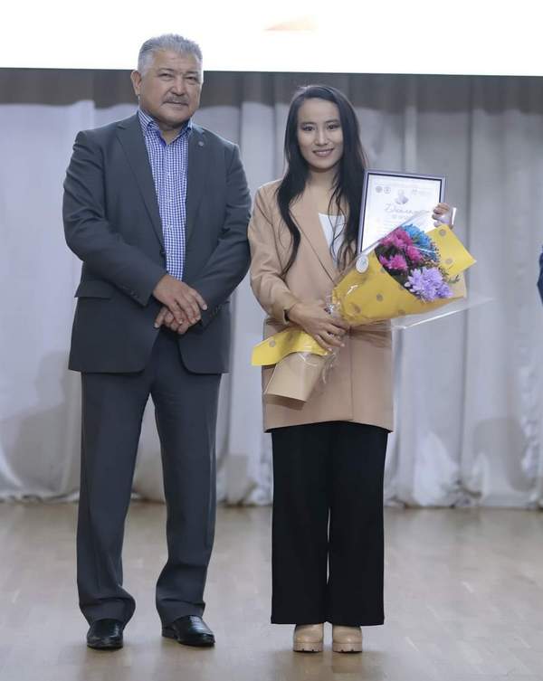 Екі жігіті бар армян әйелі