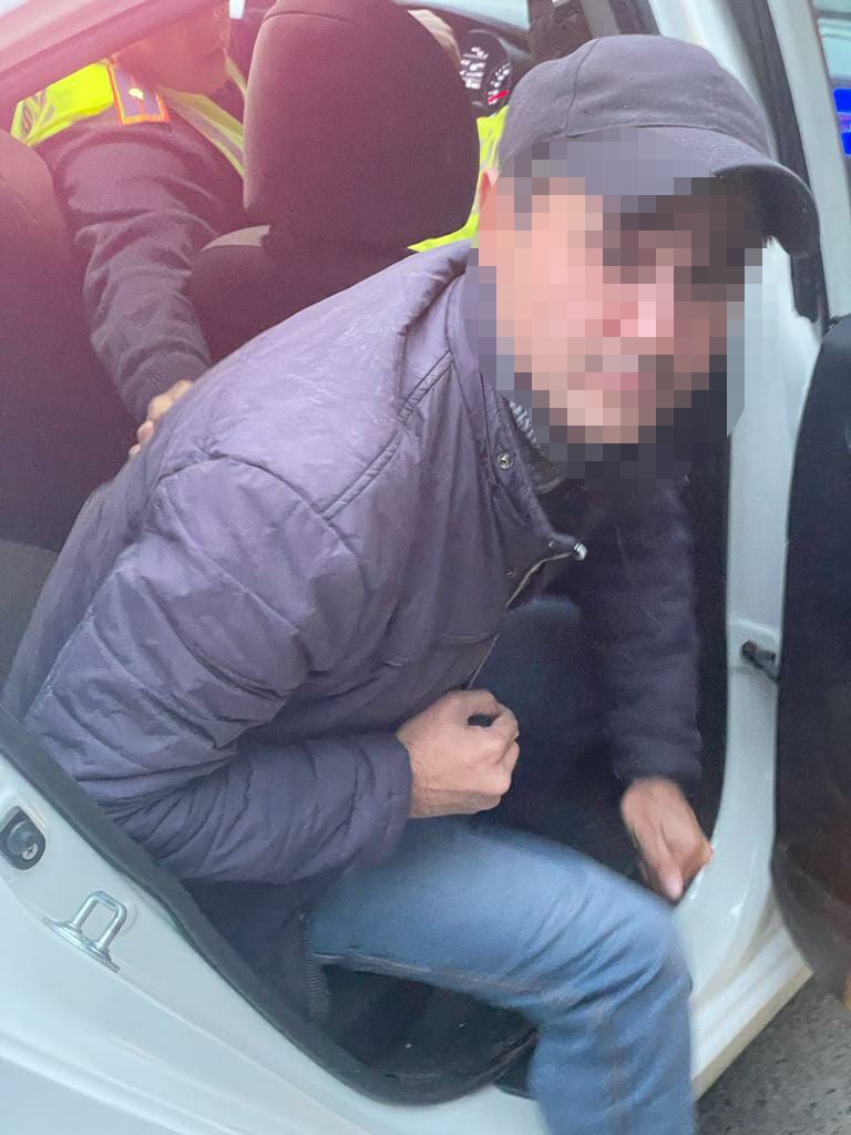 Мас ер адам ойын алаңына “бомба” қойған