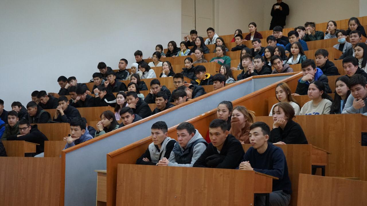 Жәңгір хан атындағы БҚАТУ стундеттермен кездесу