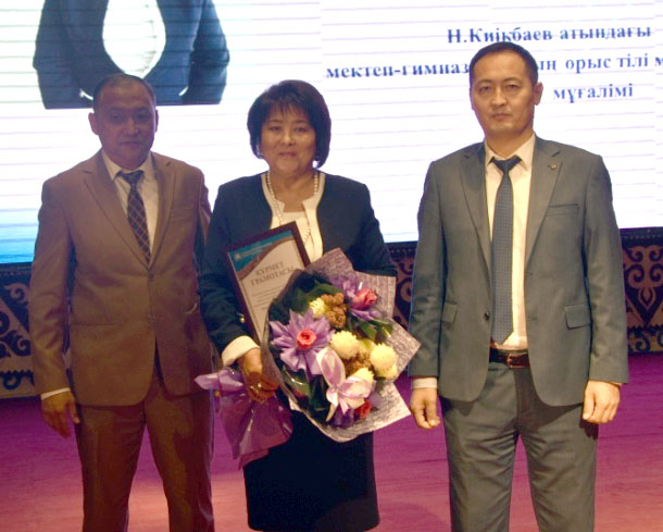 Түкті письки бар әйелдердің бейнелері Гинекологиялық орындықтағы жалаңаш сурет