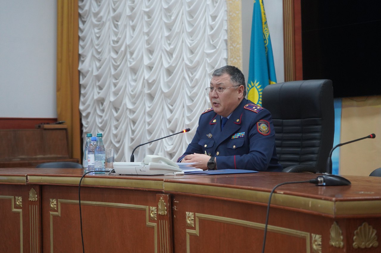 Начальник ДП  Костанайской области  встретился  с личным составом  полиции  областного центра