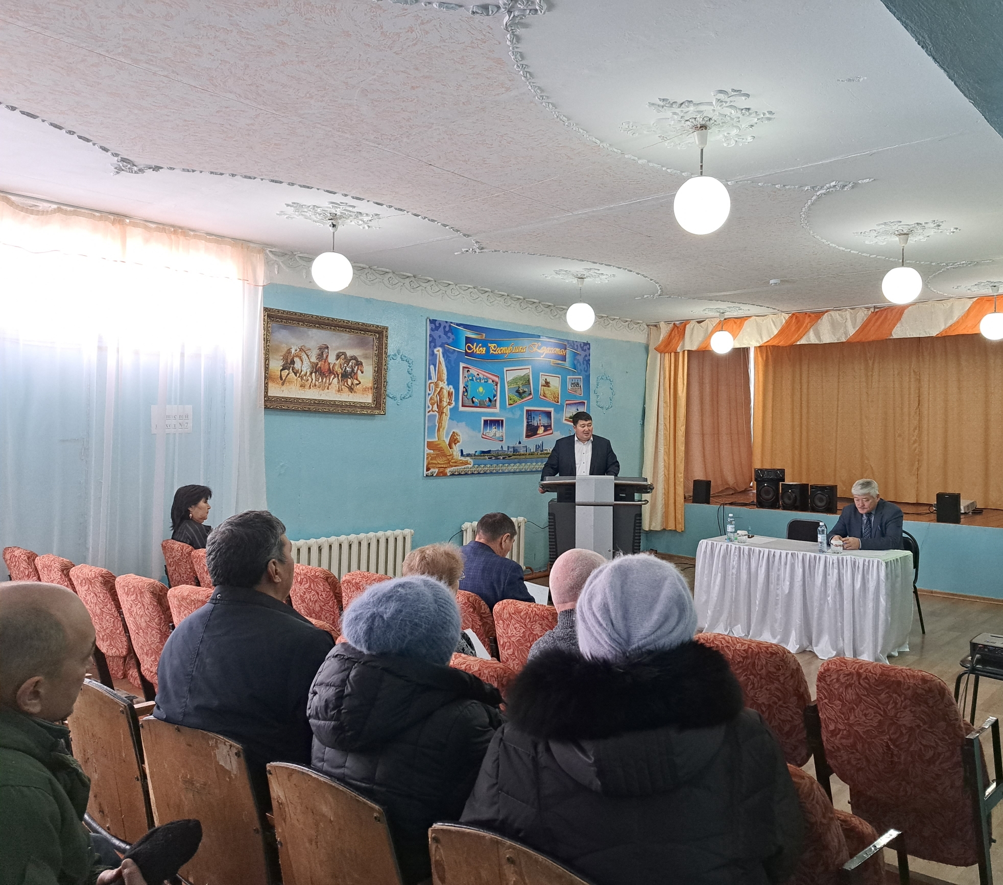 Аким района провел встречу с населением Дмитриевского сельского округа