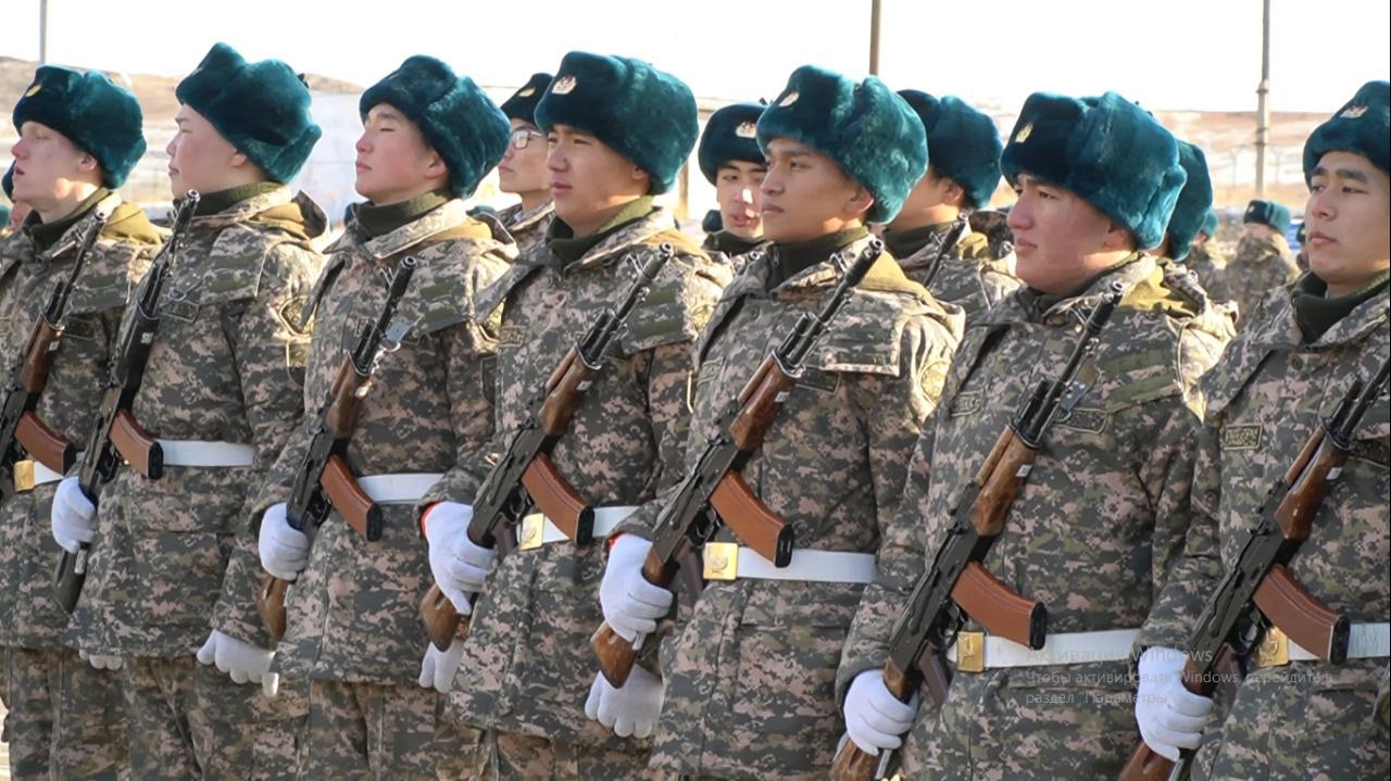 В Усть-Каменогорском гарнизоне дали клятву на верность Родине более трехсот новобранцев