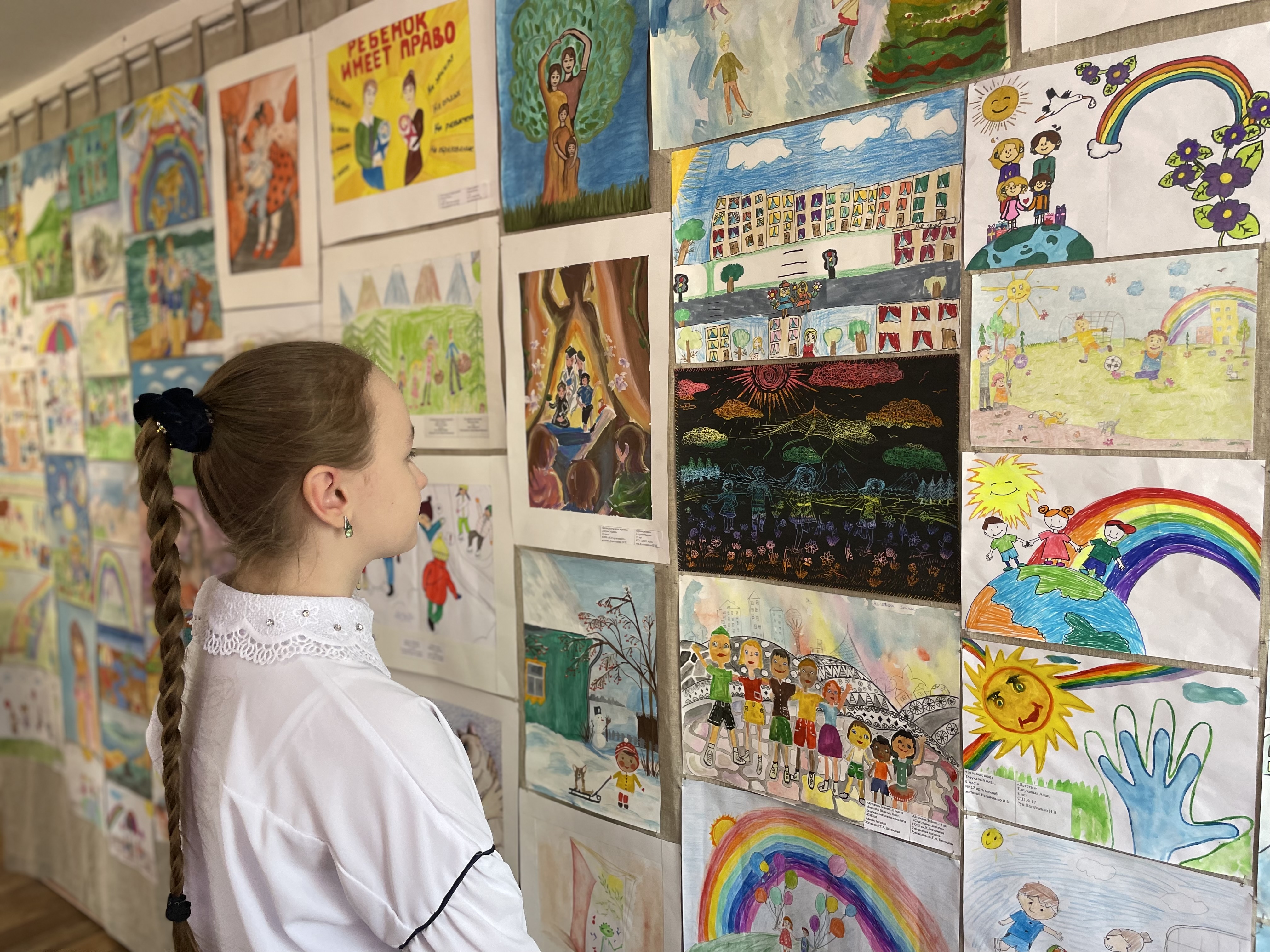 Екатеринбургтегі жалаңаш әйелдердің суреттері