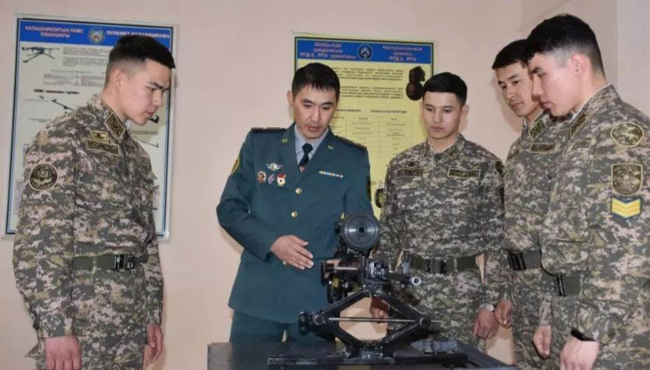 Военные ученые и педагоги Казахстана отмечают профессиональный праздник