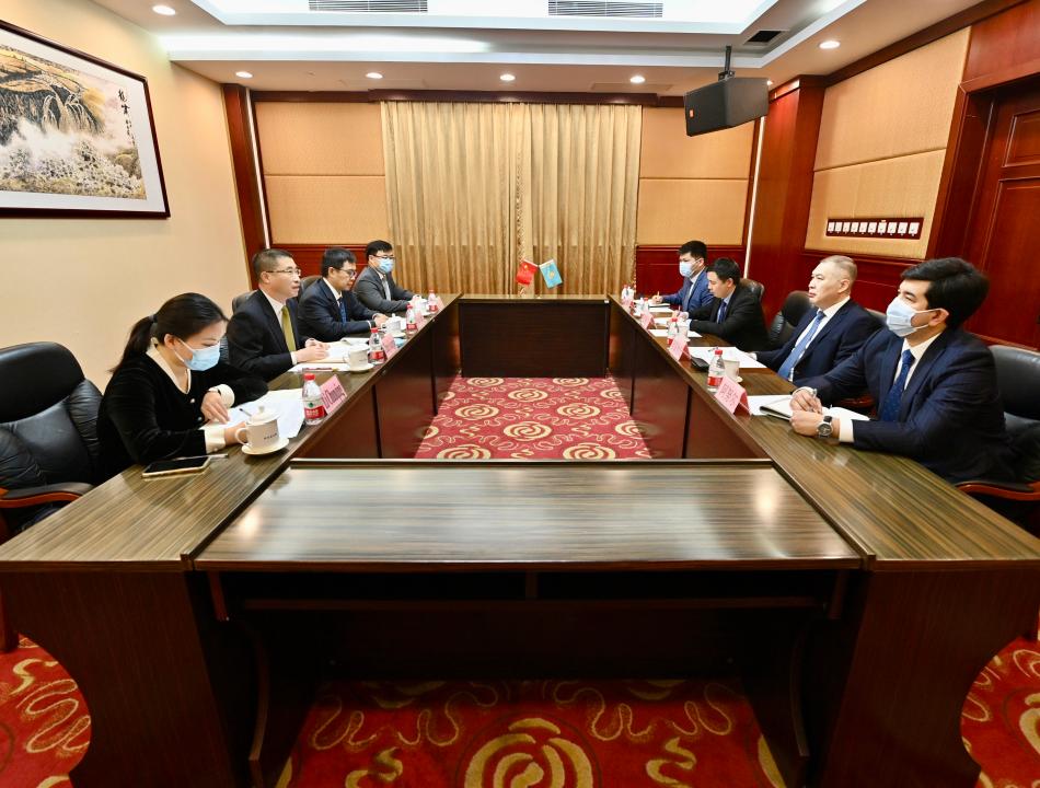 Китай готов к активизации научно-технологического сотрудничества с Казахстаном