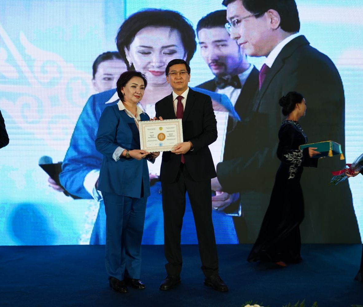 Шарлары бар пениса бейне