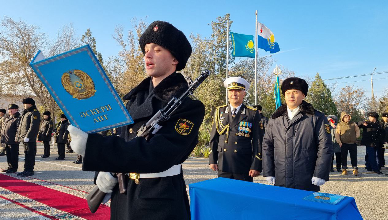 Новобранцы дали клятву на верность Родине