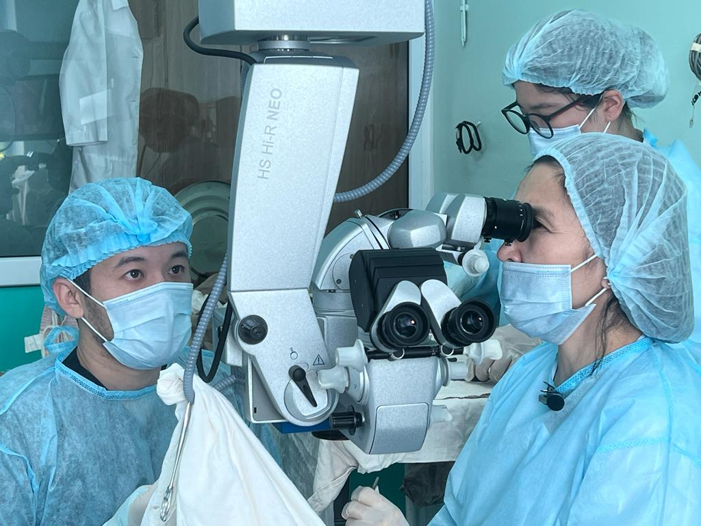Алматылық дәрігерлер көз қылилығын емдеудің әдісін айтты