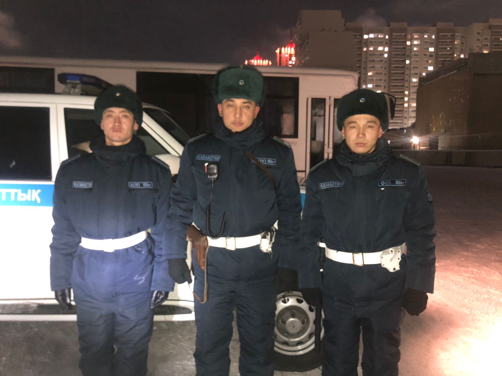 В столице гвардейцы задержали наркоманов в районе заброшенных гаражей