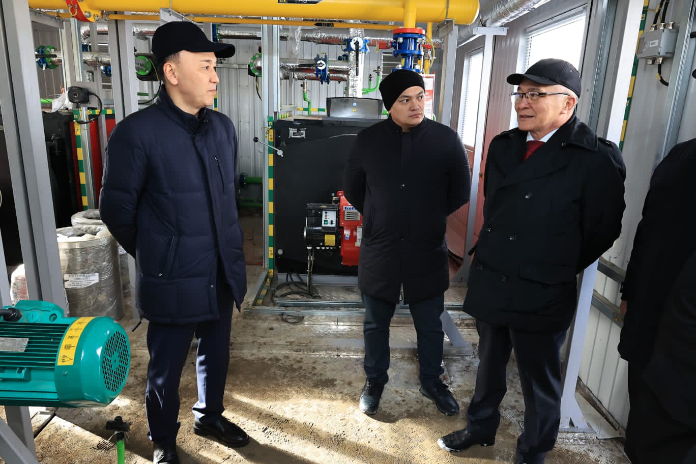 Сегодня  Архимед Мухамбетов проинспектировал ход строительства газораспределительной станции в Костанайском районе.