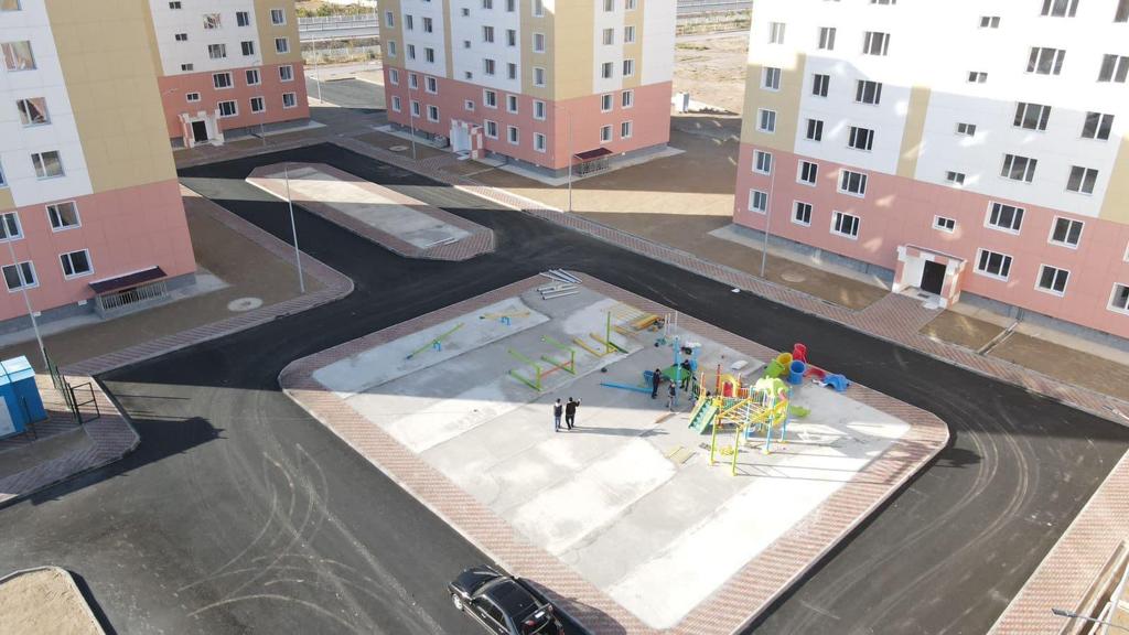 In the administrative and business center of the city of Turkestan, work is underway on the construction and improvement of courtyards (14 courtyards) of residential buildings that are customers of the construction department of the Turkestan region.