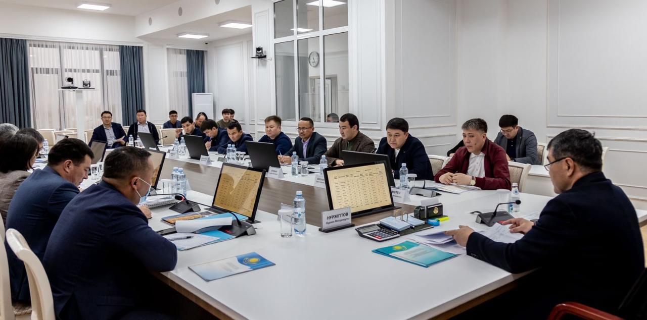 Смотреть онлайн: Стюардессаны ұрды Сексуалдық видео ашуланды