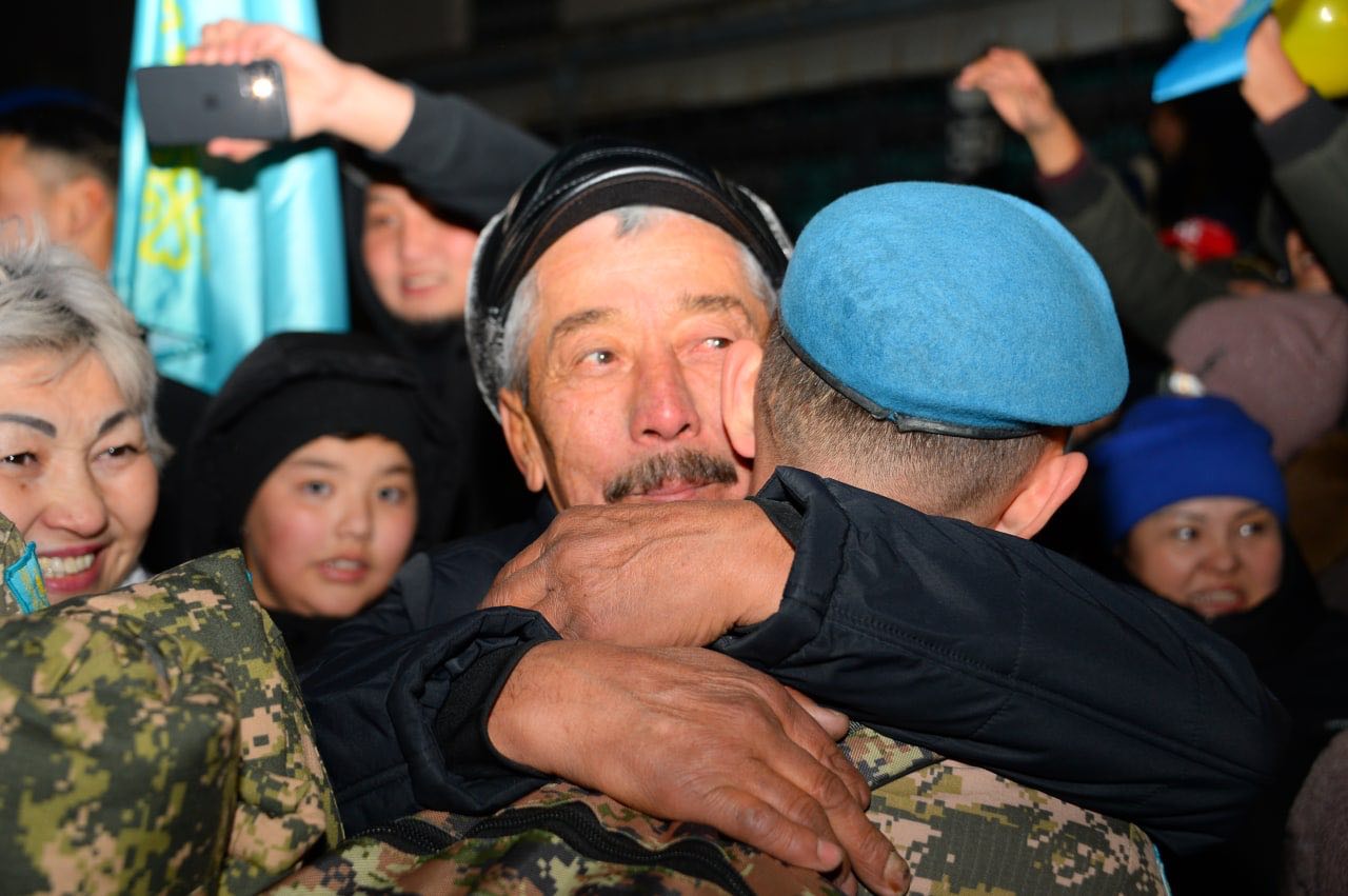 Астана запасқа шығарылған әскери қызметшілерді салтанатты түрде қарсы алды