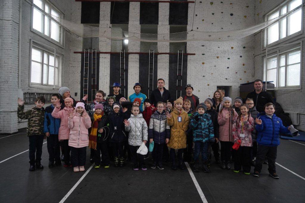 Пожарные Усть-Каменогорска рассказали о своей профессии школьникам