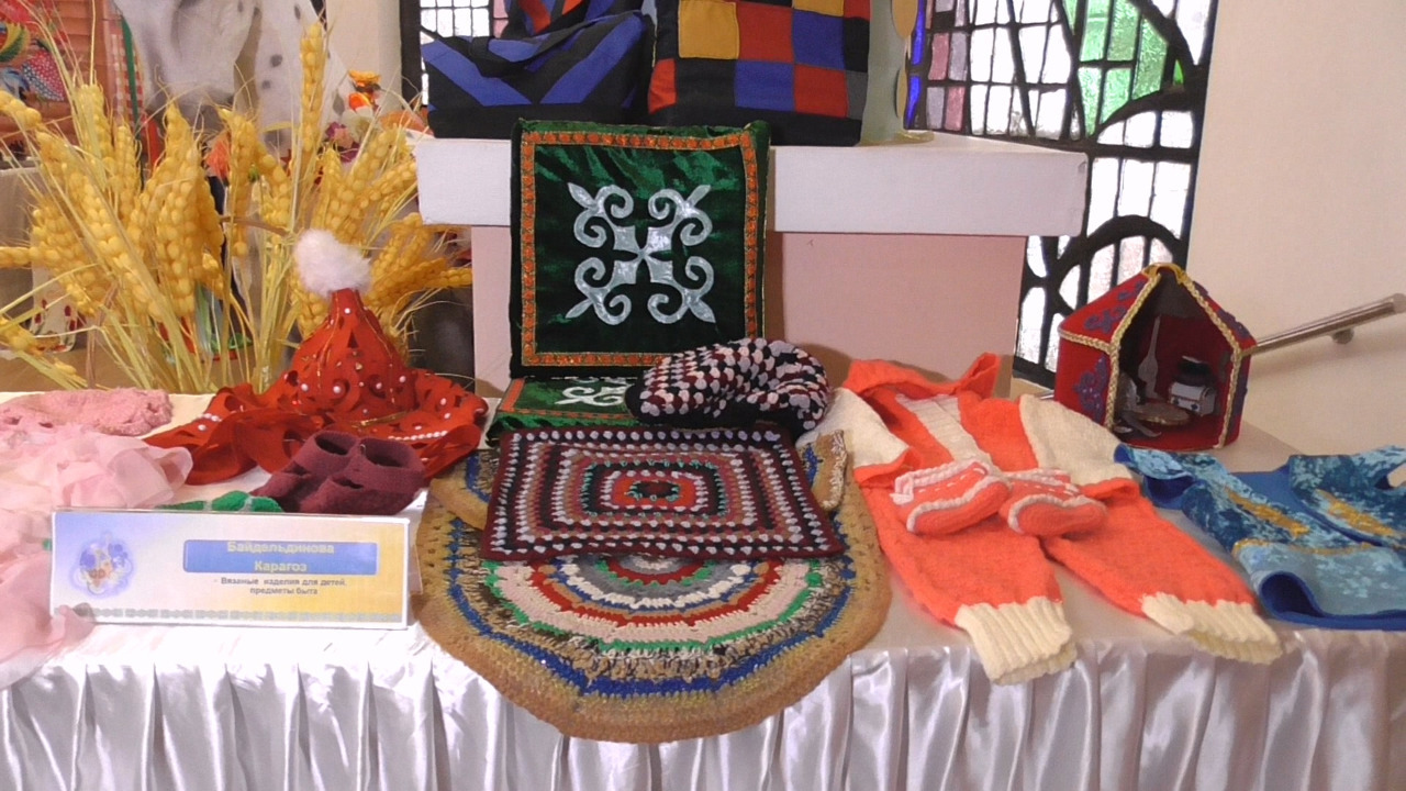 Саябақта жалаңаш күн ваннасы Лесбиянки сипалау порно