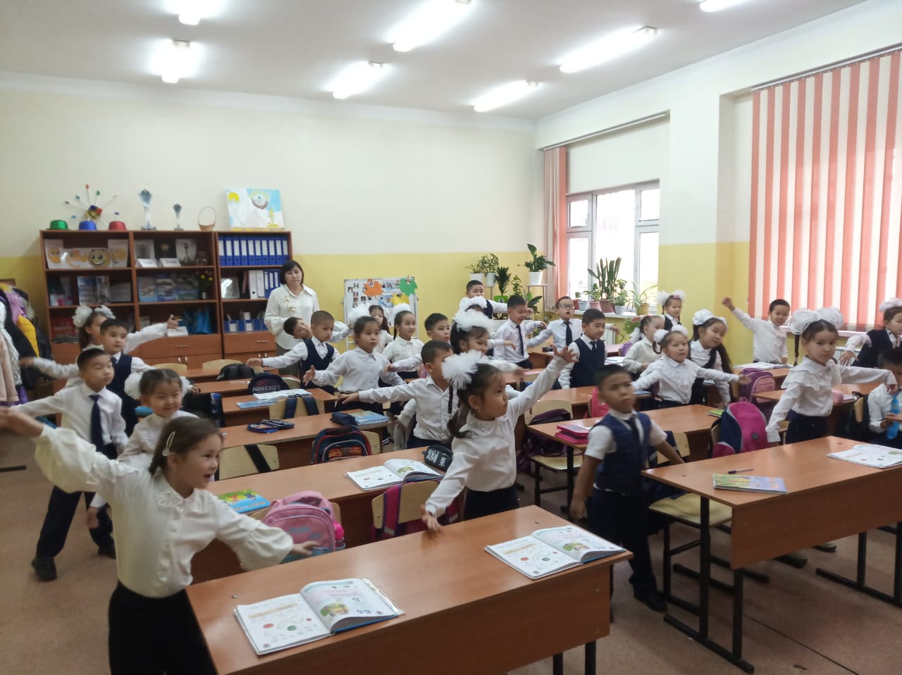 «Оқушылармен сабақ арасында өткізілетін физкультуралық үзіліс және көзге арналған жаттығулар»  акциясы