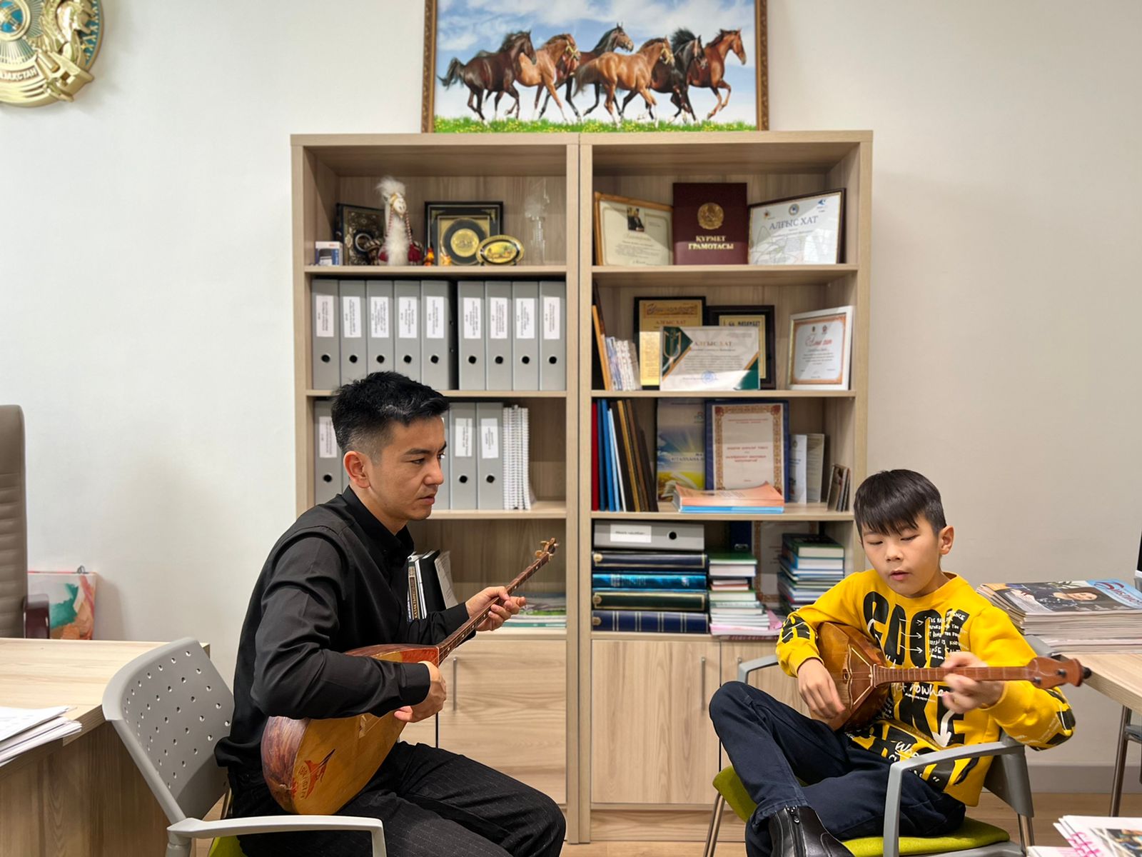 Домбырада ойнауды үйрету үйірмесі